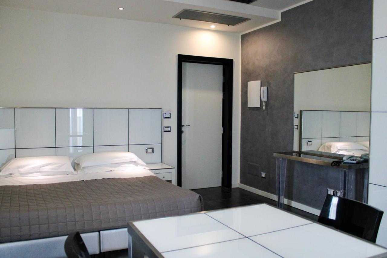 Atmosphere Suite Hotel Римини Екстериор снимка