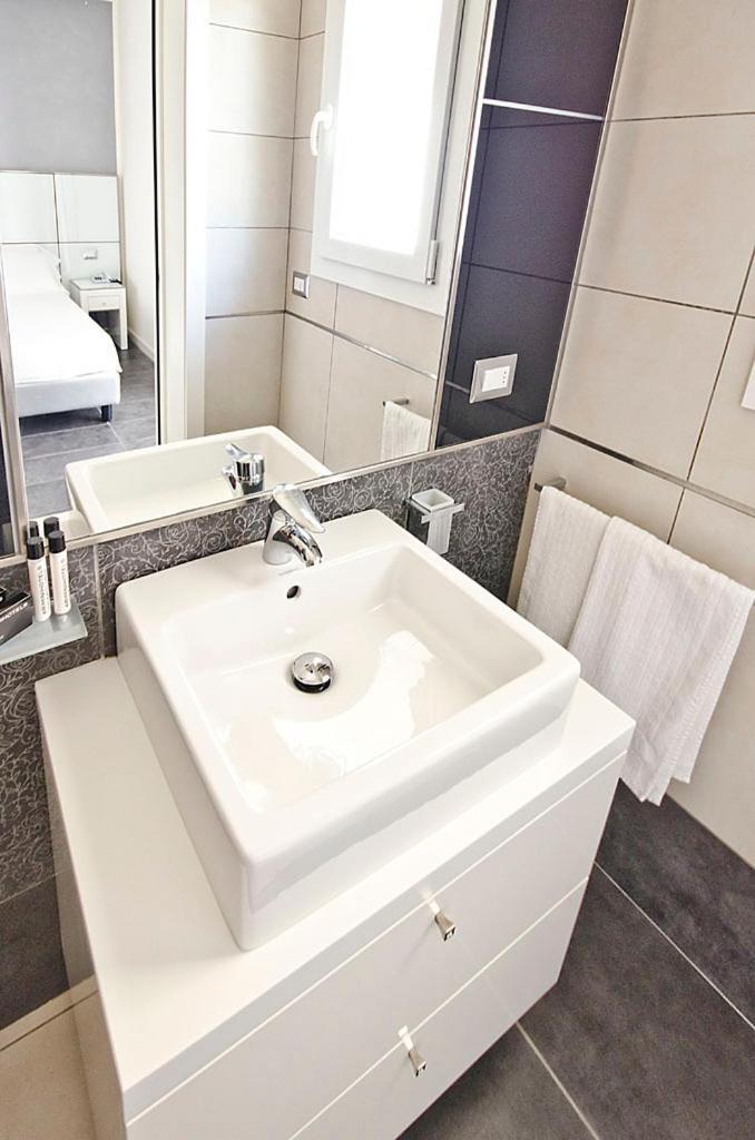 Atmosphere Suite Hotel Римини Екстериор снимка