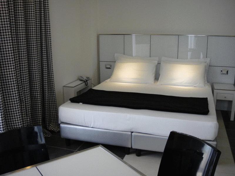 Atmosphere Suite Hotel Римини Екстериор снимка