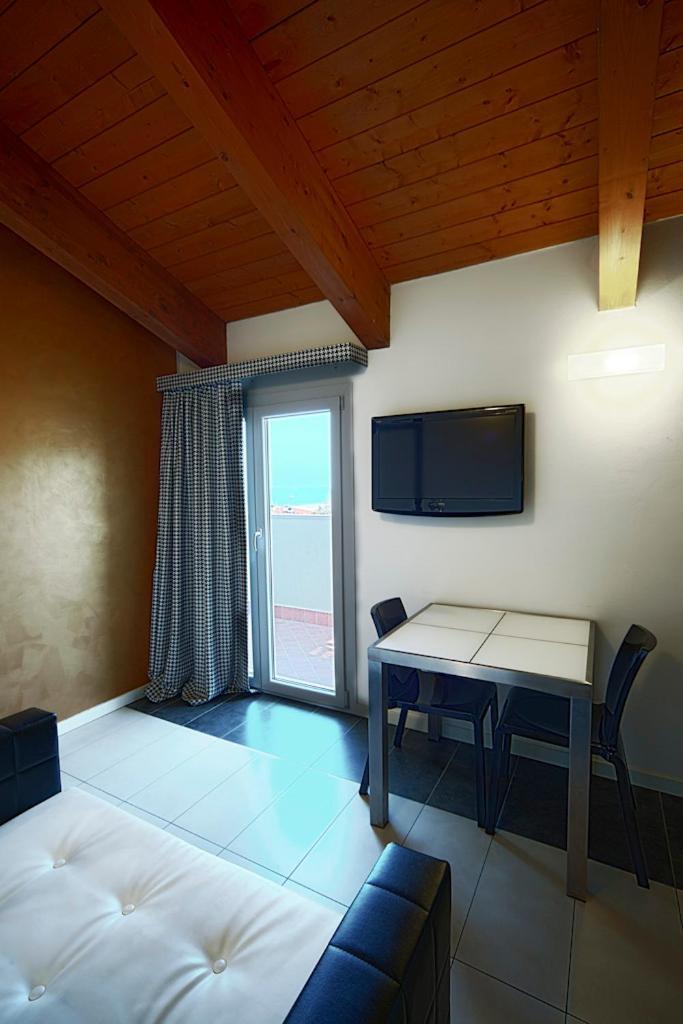 Atmosphere Suite Hotel Римини Екстериор снимка